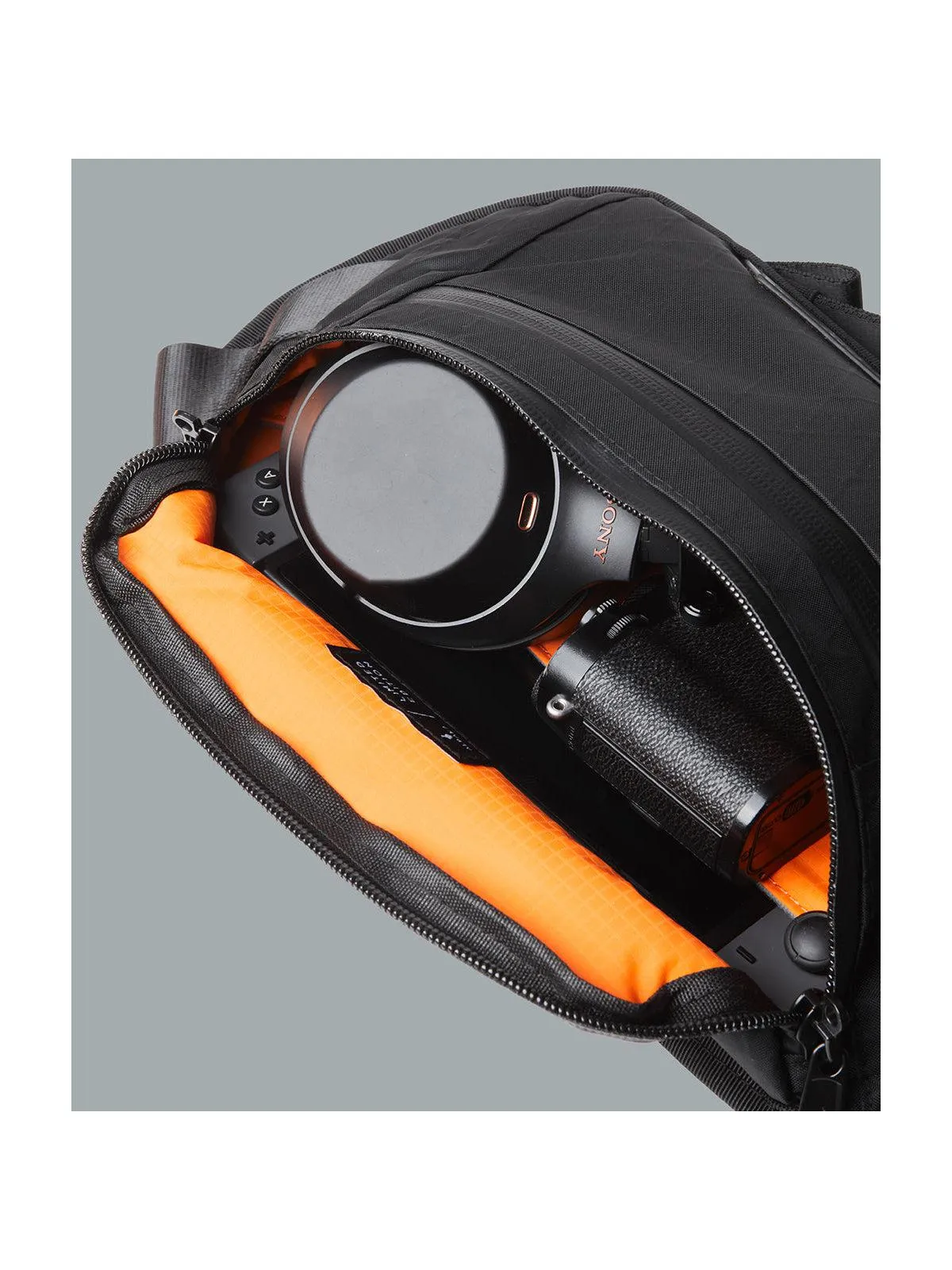 Alpaka Bravo Sling Mini Limited Edition Black VX21