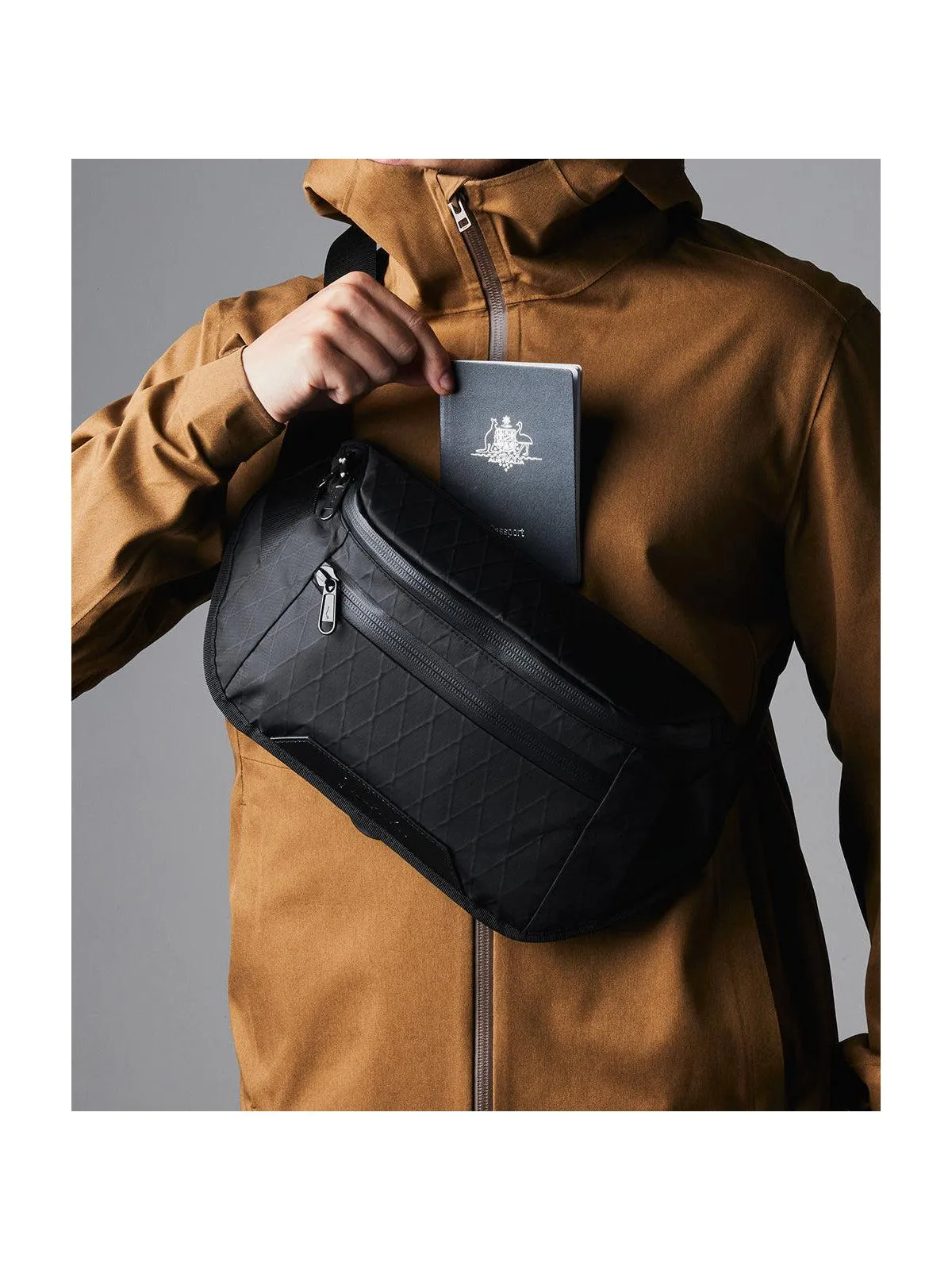 Alpaka Bravo Sling Mini Limited Edition Black VX21