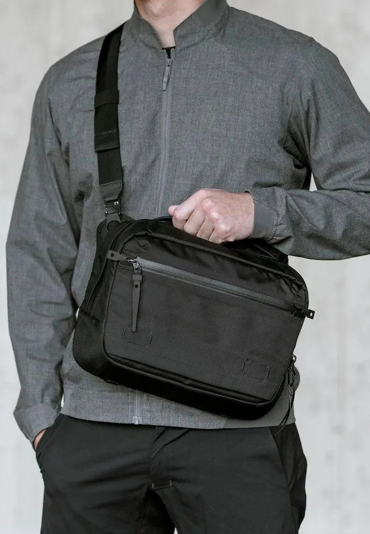 Black Ember Grip Sling Jet Black