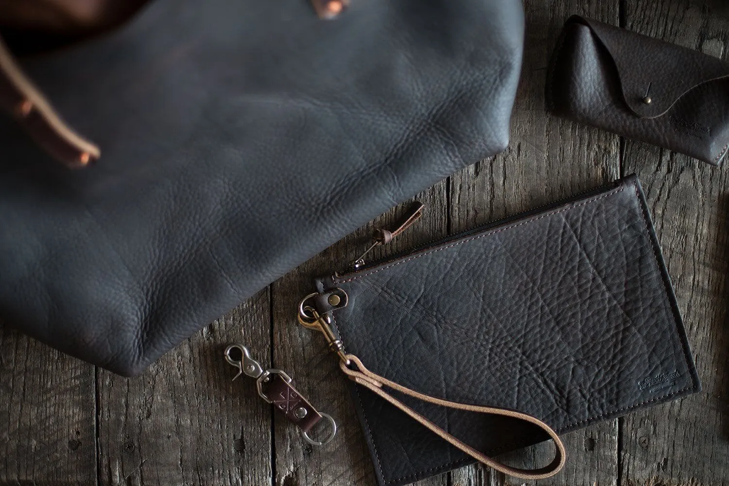 FELICITY ZIPPERED CLUTCH WITH WRISTLET - SMALL - MOCHA
