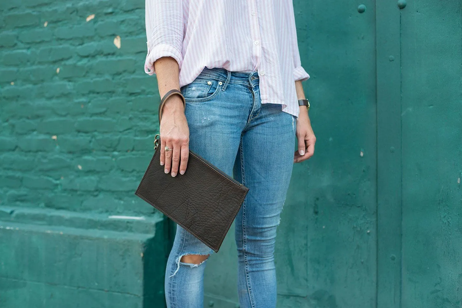 FELICITY ZIPPERED CLUTCH WITH WRISTLET - SMALL - MOCHA