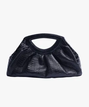 La Pola in Snake and Crocodile