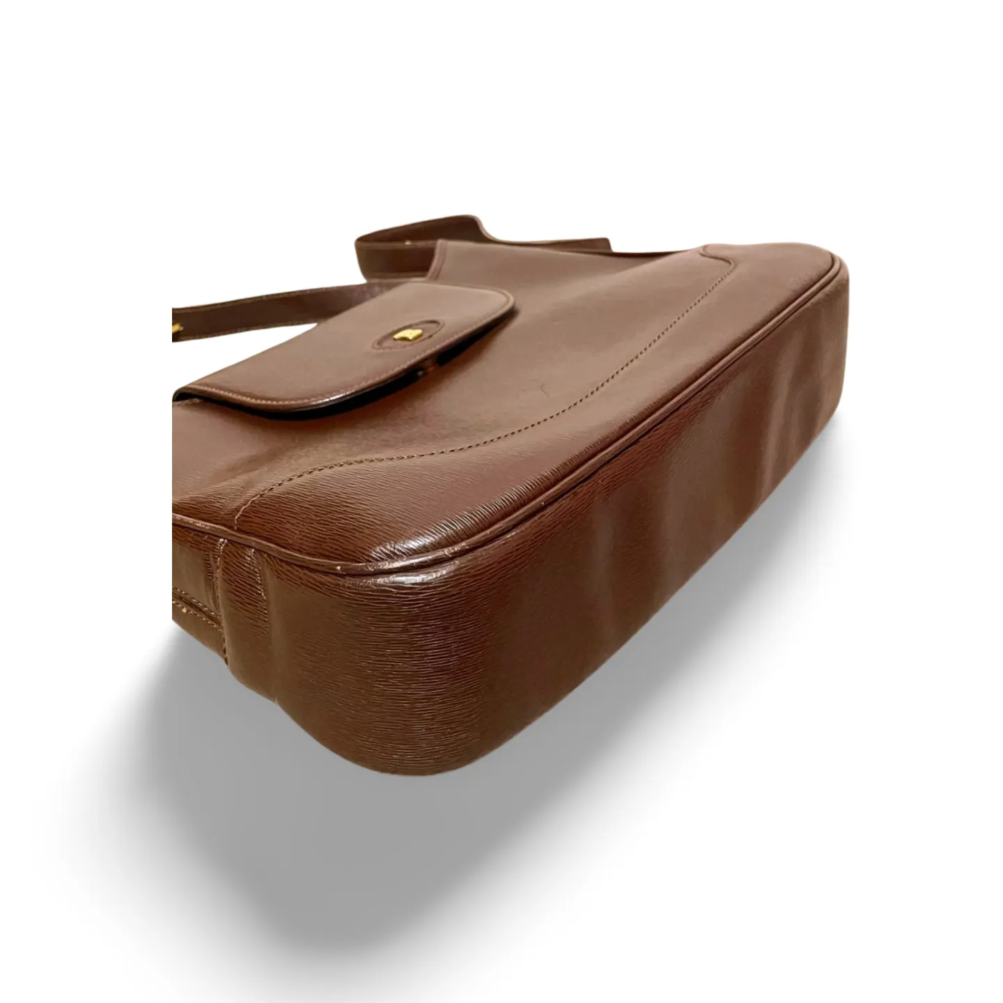 Vintage Bally brown leather trapezoid design shoulder bag with gold tone logo. Unisex use. 061003y2