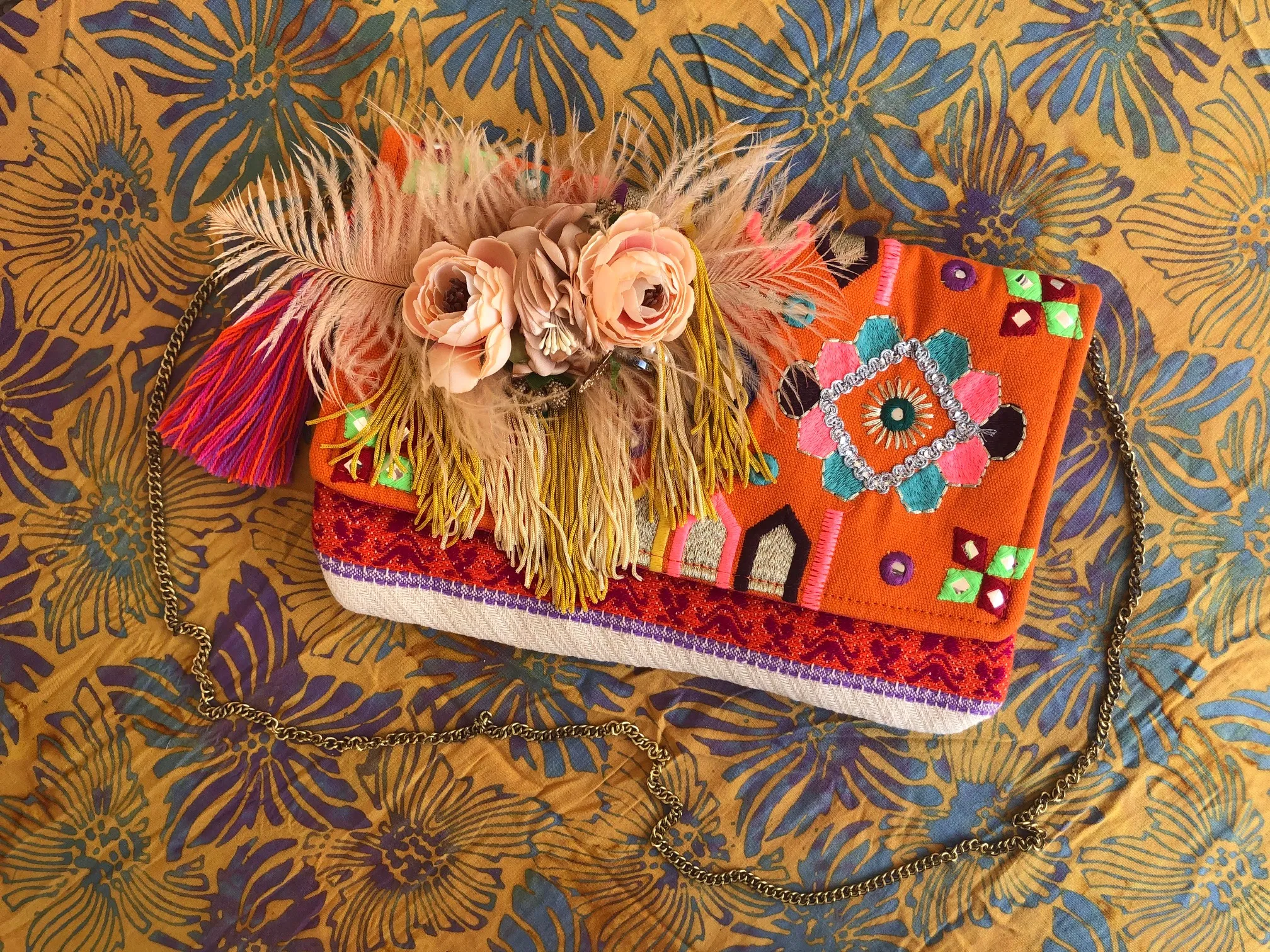 Wiki Flowers Clutch