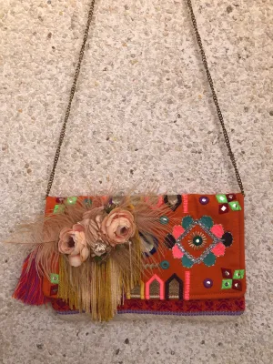 Wiki Flowers Clutch