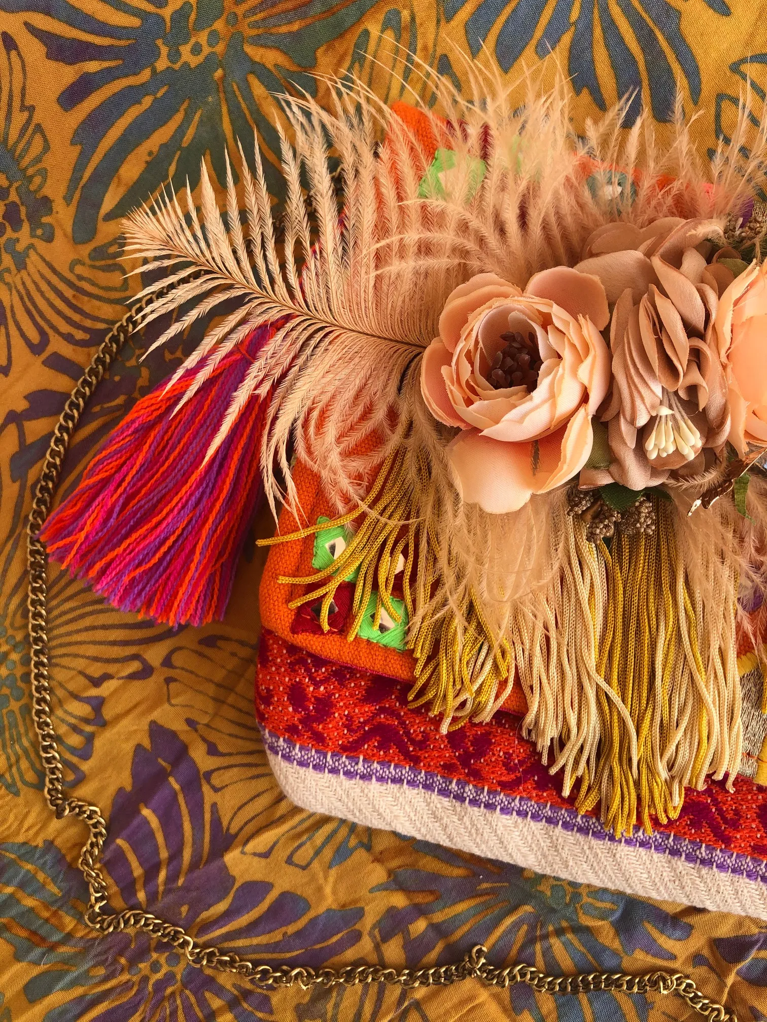Wiki Flowers Clutch